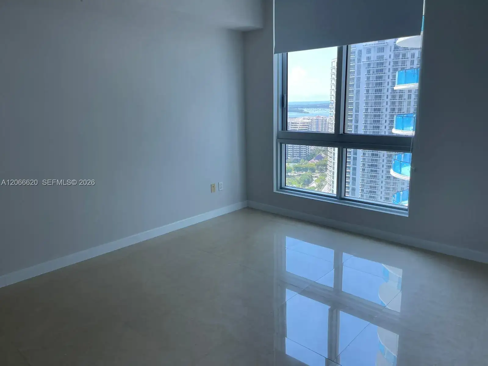300 S Biscayne Blvd # 2804, Miami FL 33131 photo 5