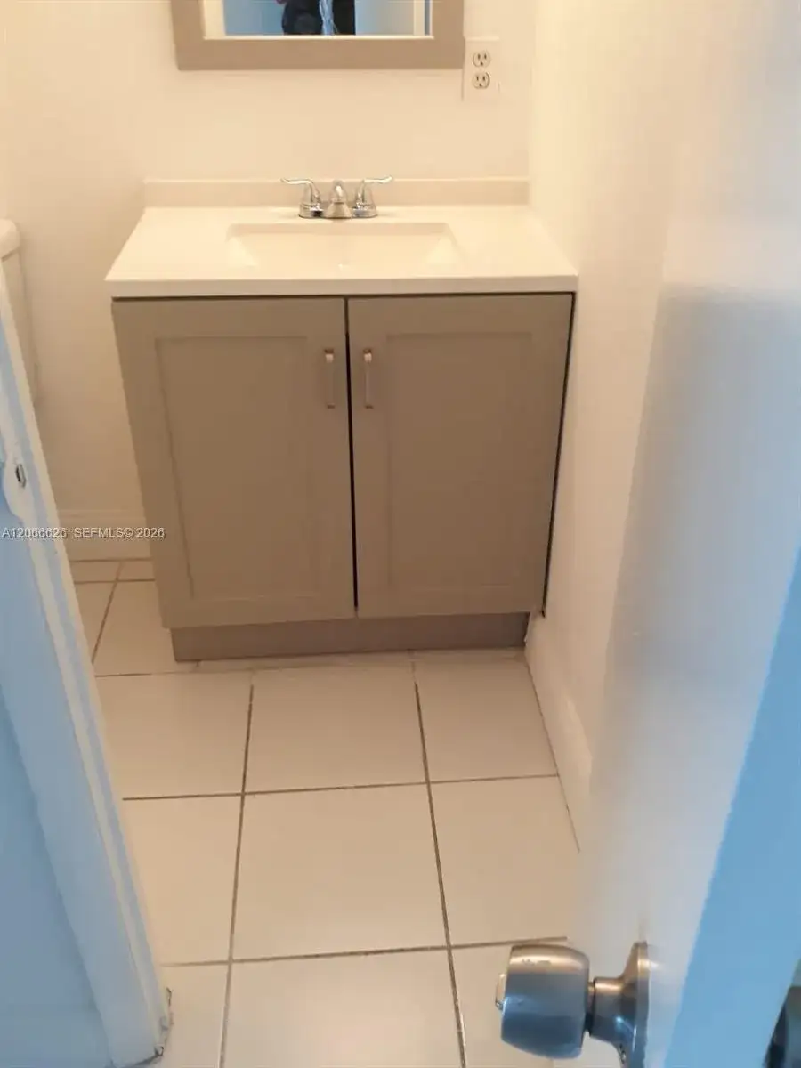 16751 NE 9th Ave # 401, North Miami Beach FL 33162 photo 3