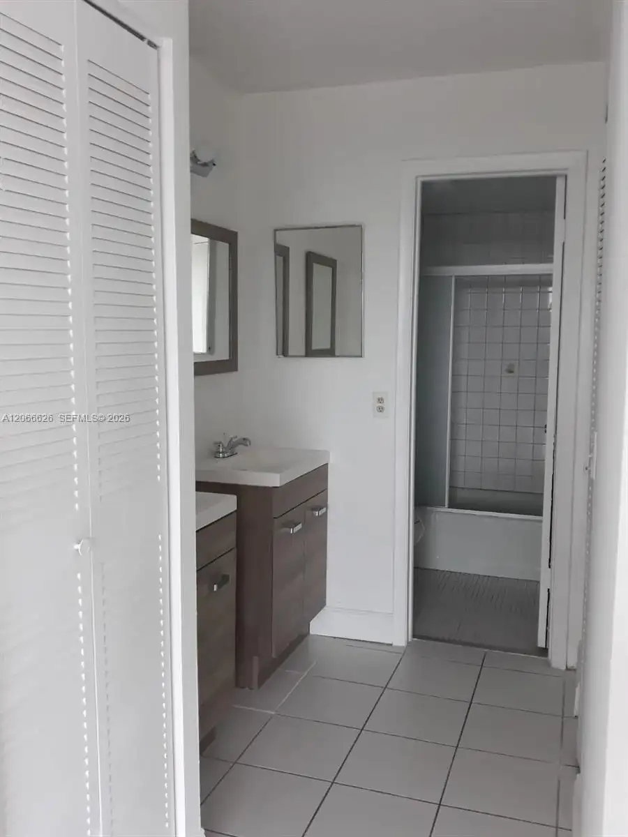 16751 NE 9th Ave # 401, North Miami Beach FL 33162 photo 5