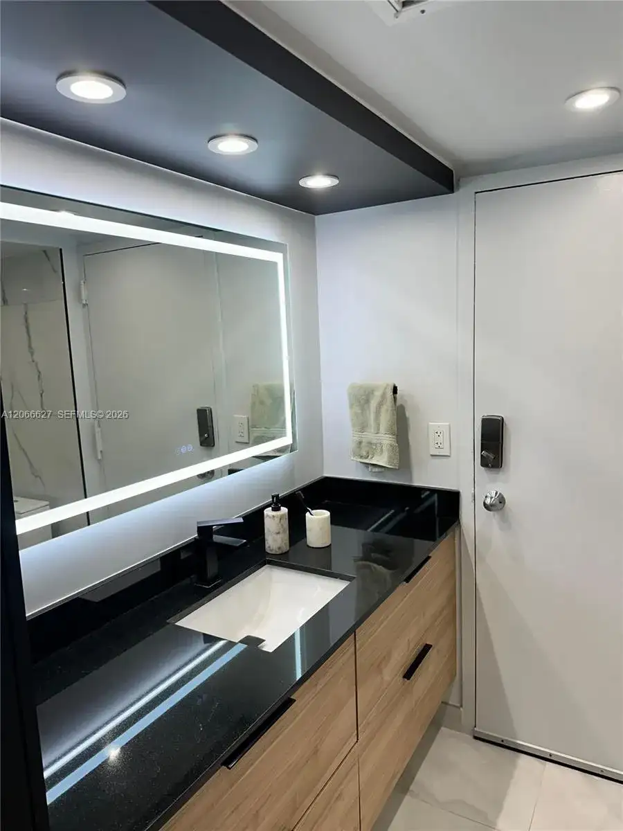 1830 Embassy Dr # 118, West Palm Beach FL 33401 photo 5