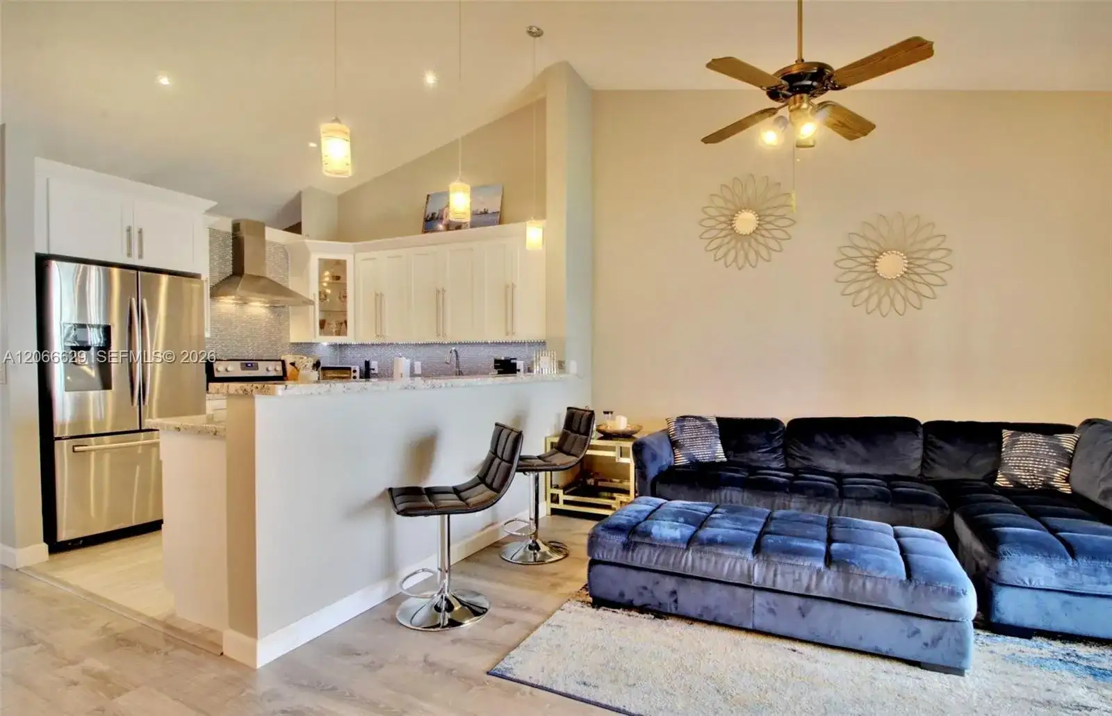 206 Liberty Ct, Deerfield Beach FL 33442 photo 2
