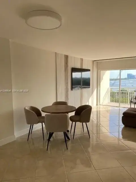 400 Kings Point Dr # 606, Sunny Isles Beach FL 33160 photo 4