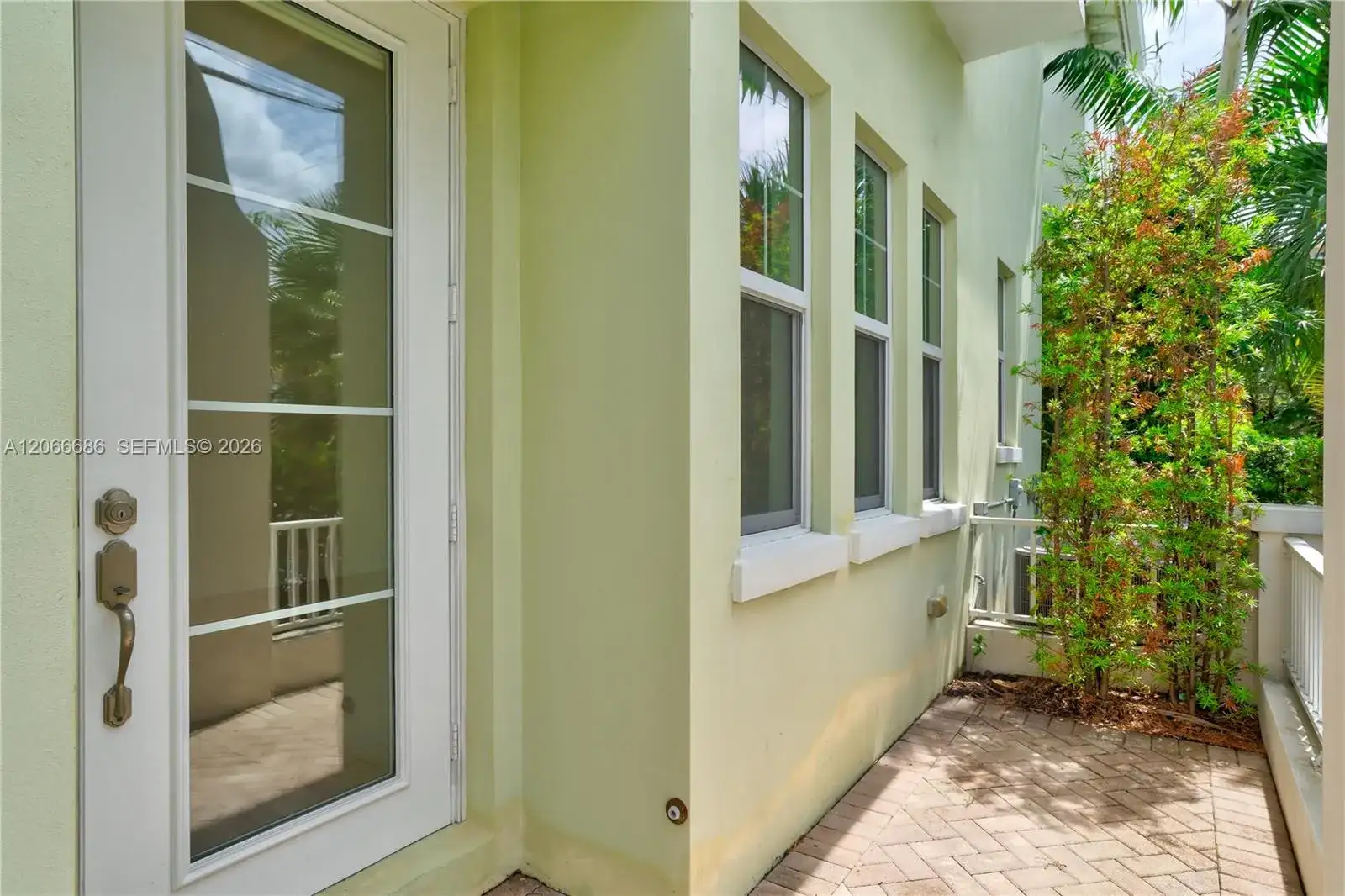 1749 NE 9th St, Fort Lauderdale FL 33304 photo 5