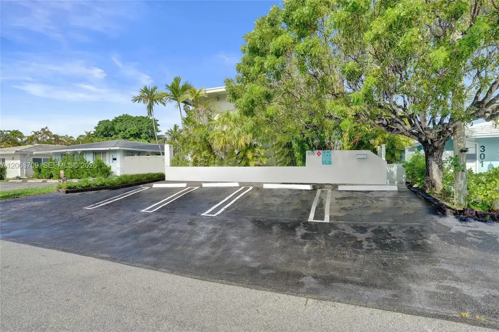 305 SE 12th Ave, Pompano Beach FL 33060 photo 3