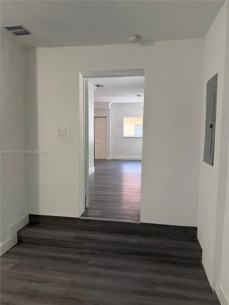 328 SW 15th Ave, Miami FL 33135 photo 2