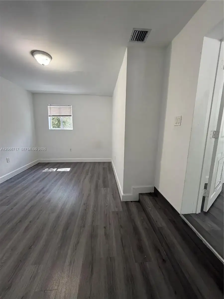 328 SW 15th Ave, Miami FL 33135 photo 3