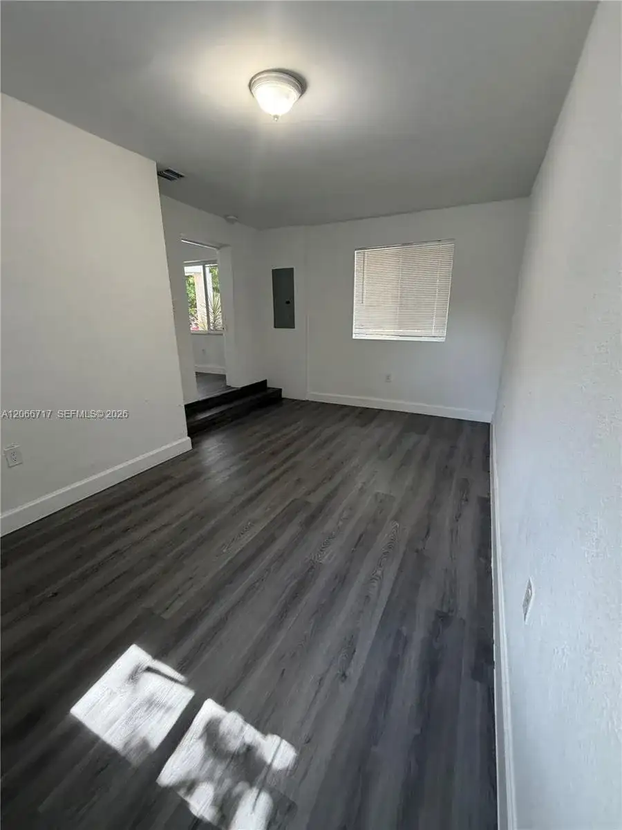 328 SW 15th Ave, Miami FL 33135 photo 4