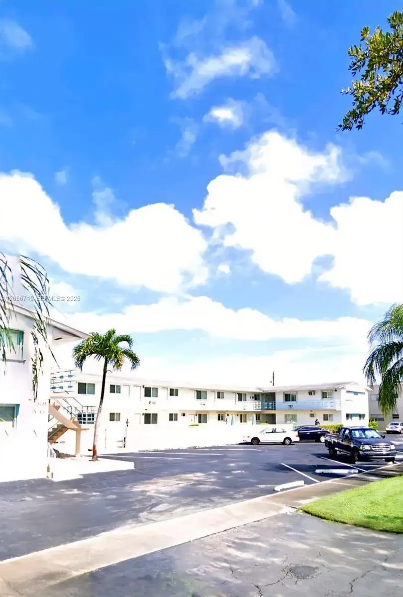 3525 Tyler St # 9, Hollywood FL 33021 photo 2