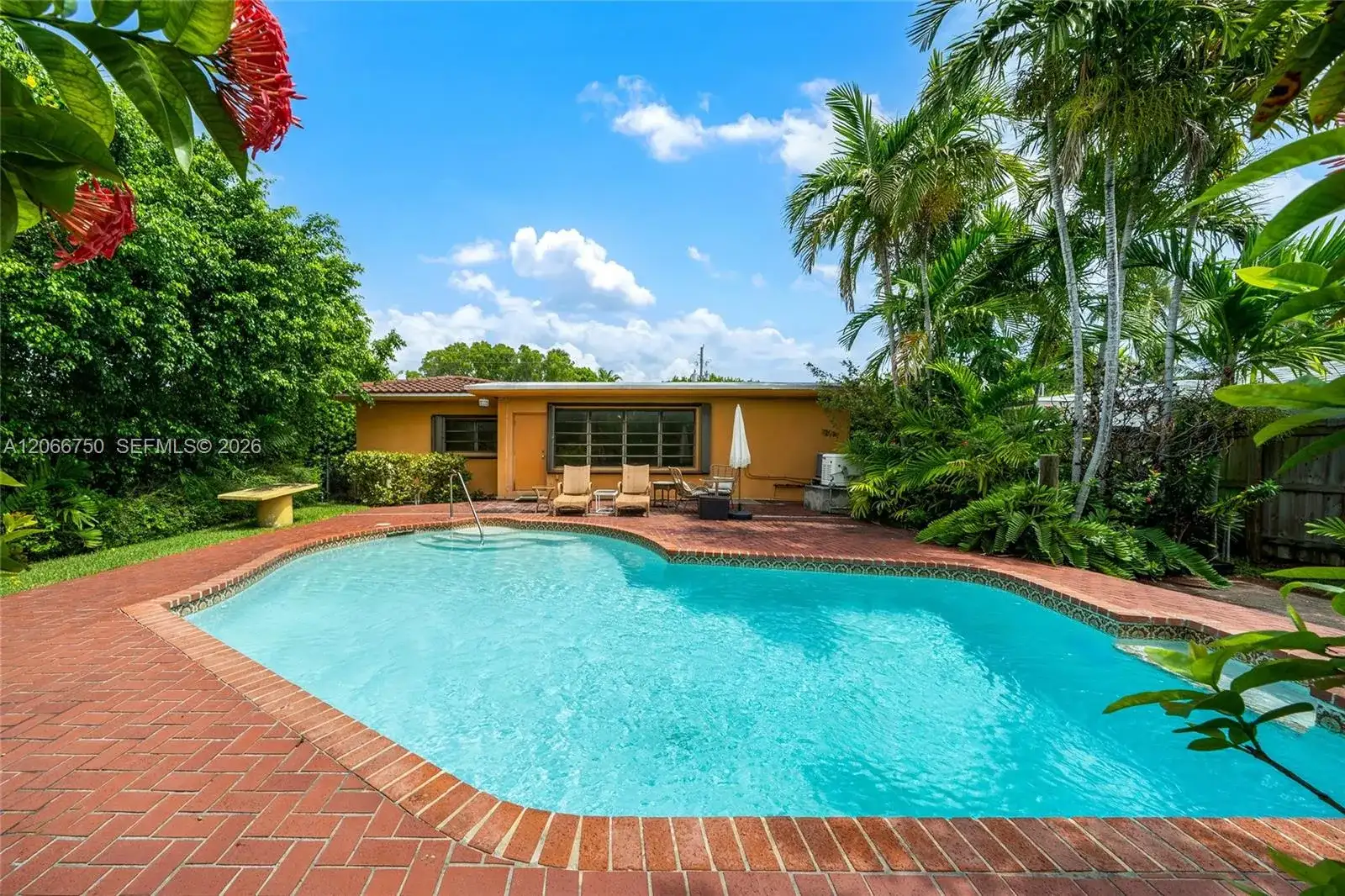 1860 Cleveland Rd, Miami Beach FL 33141 photo 5