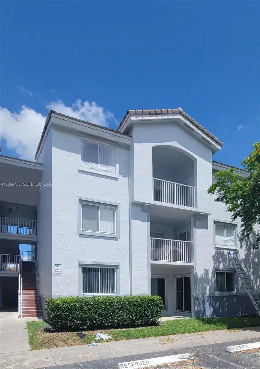 2640 S University Dr # 118, Davie FL 33328