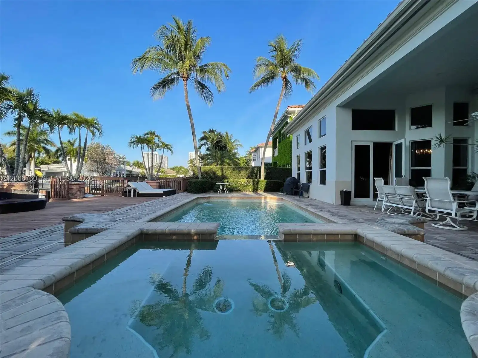 891 Captiva Dr, Hollywood FL 33019