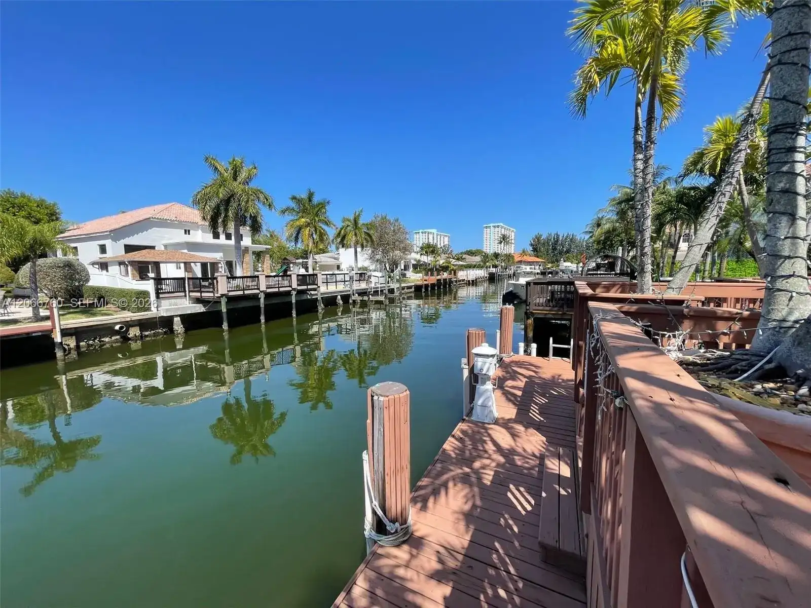 891 Captiva Dr, Hollywood FL 33019 photo 3