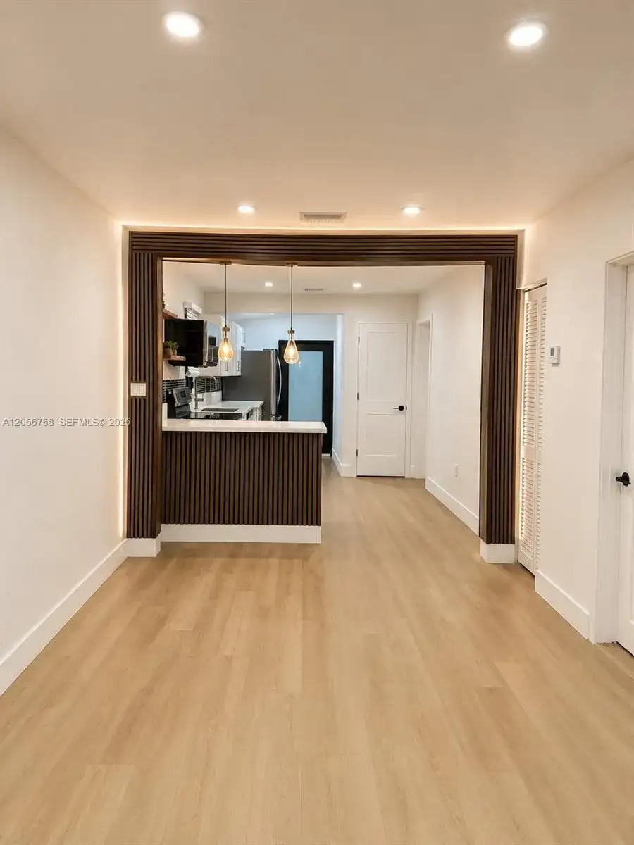 2415 NW 15th St, Miami FL 33125 photo 4