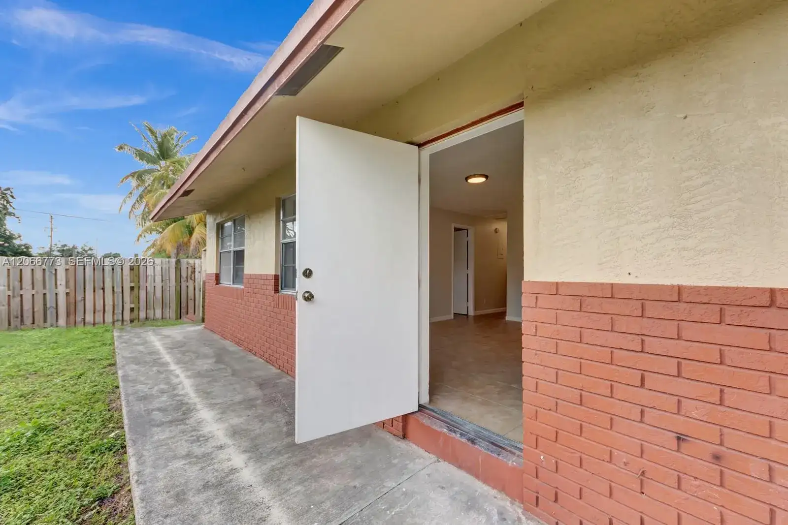 2610 Riverland Dr, Fort Lauderdale FL 33312 photo 2