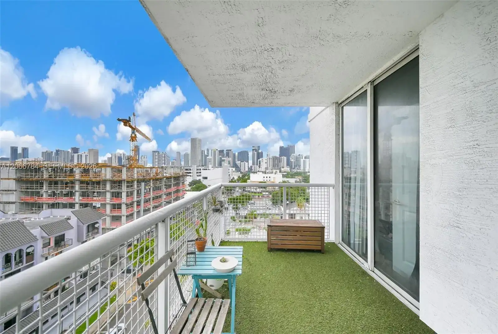 900 SW 8th St # 908, Miami FL 33130 photo 3