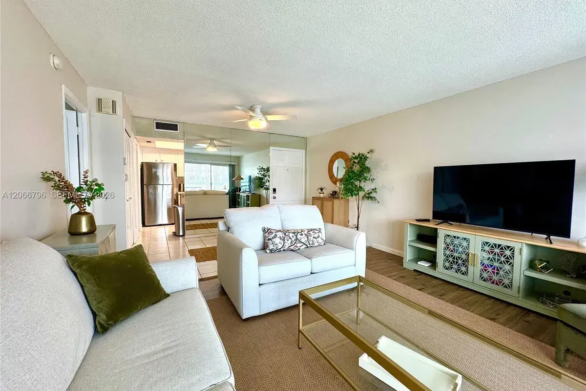 3000 NE 48th St # 203, Fort Lauderdale FL 33308