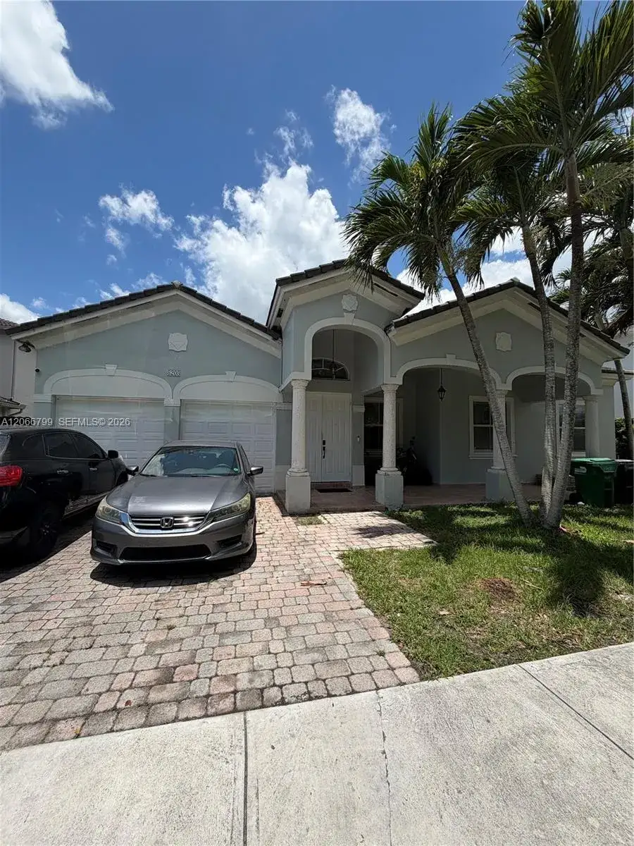 8208 SW 166th Pl, Miami FL 33193