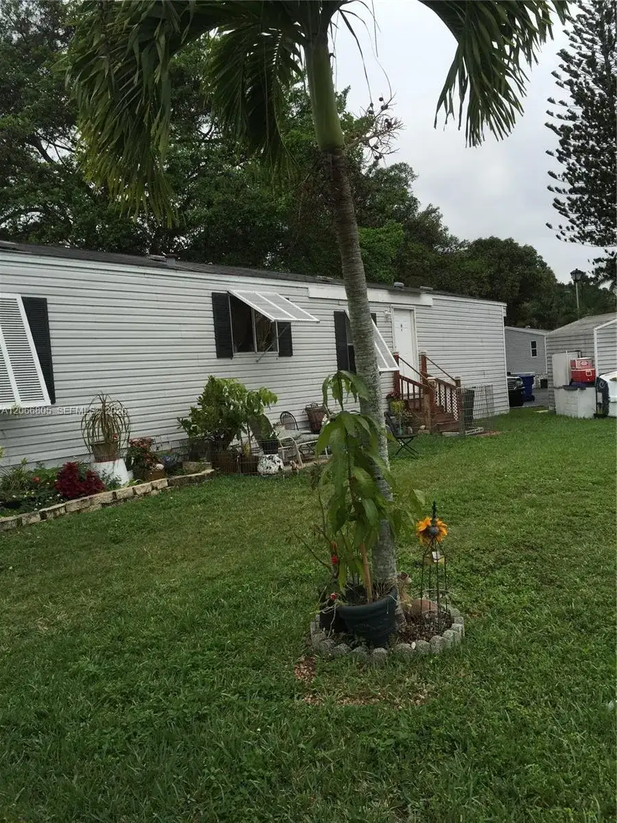 35250 SW 177th Ct, Homestead FL 33034 photo 2