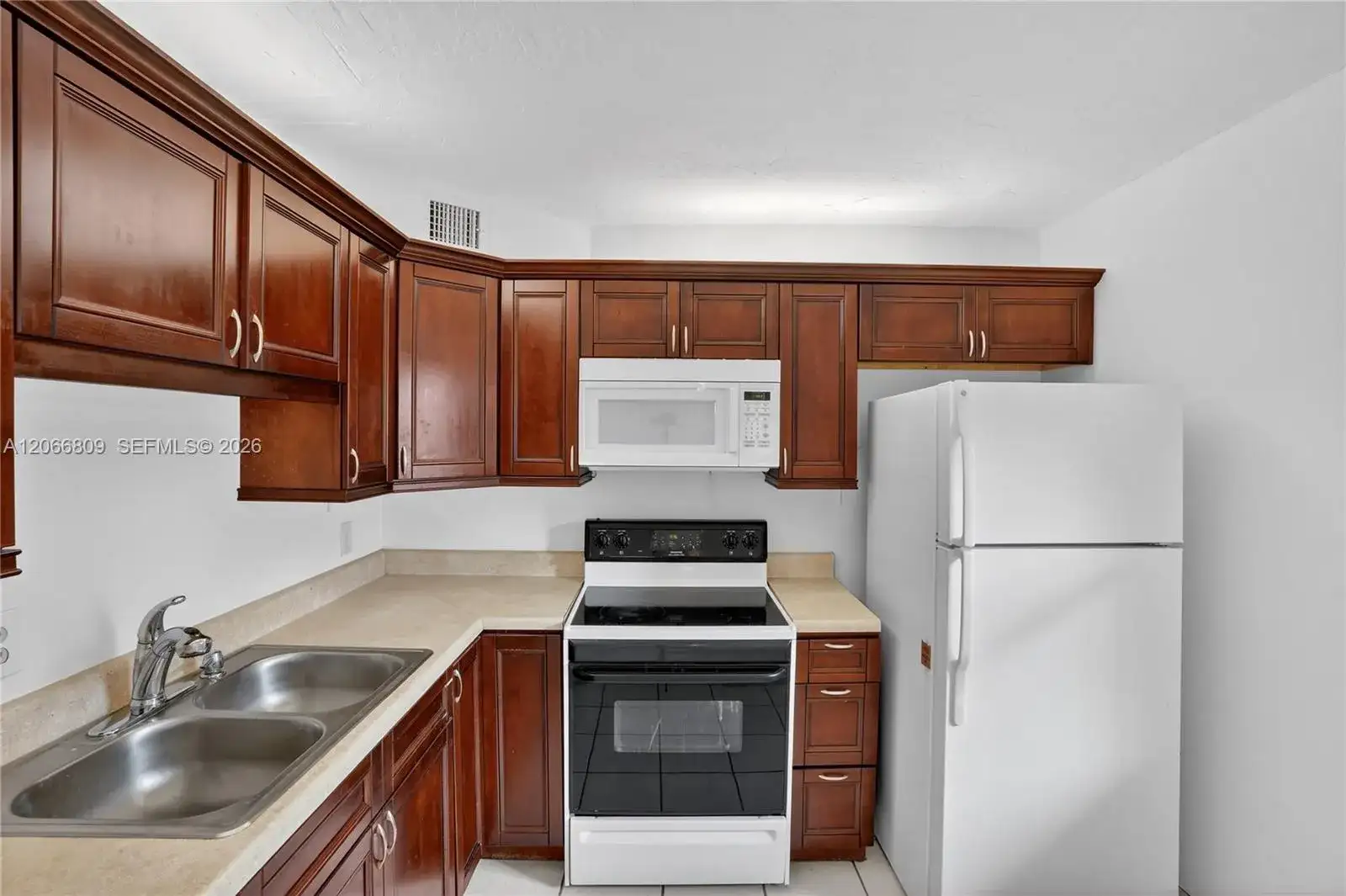 2821 Somerset Dr # 317, Lauderdale Lakes FL 33311 photo 5