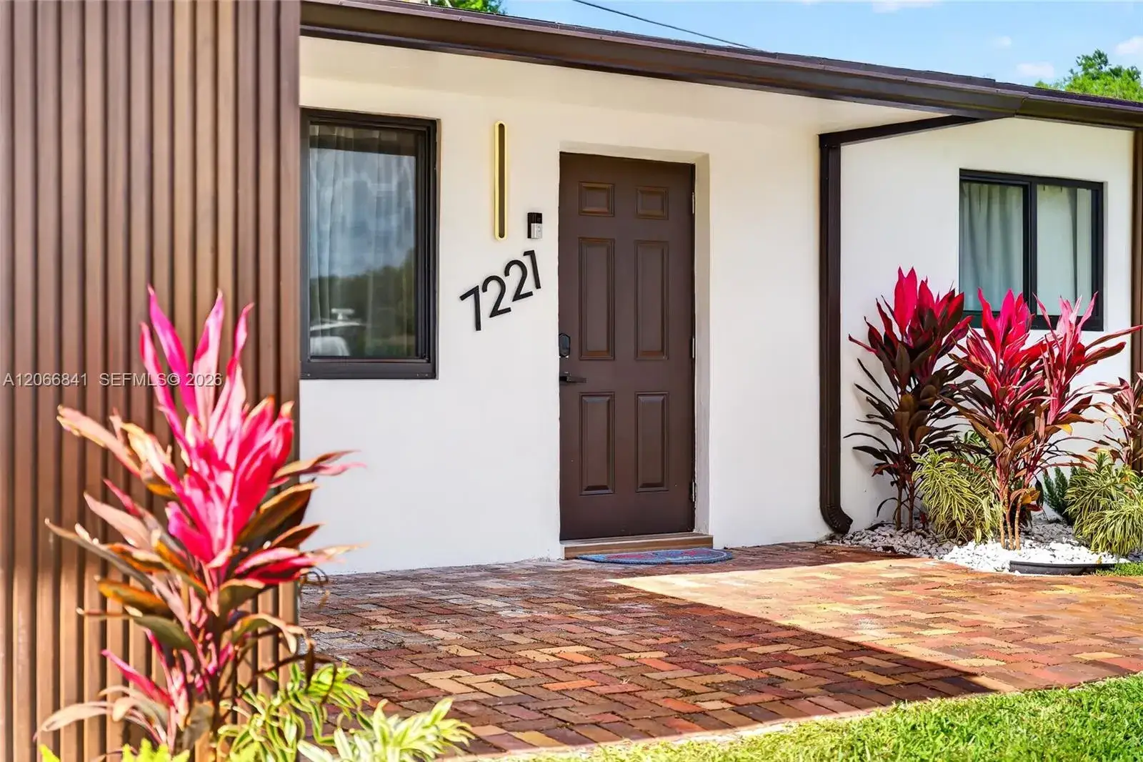 7221 Freedom St, Hollywood FL 33024