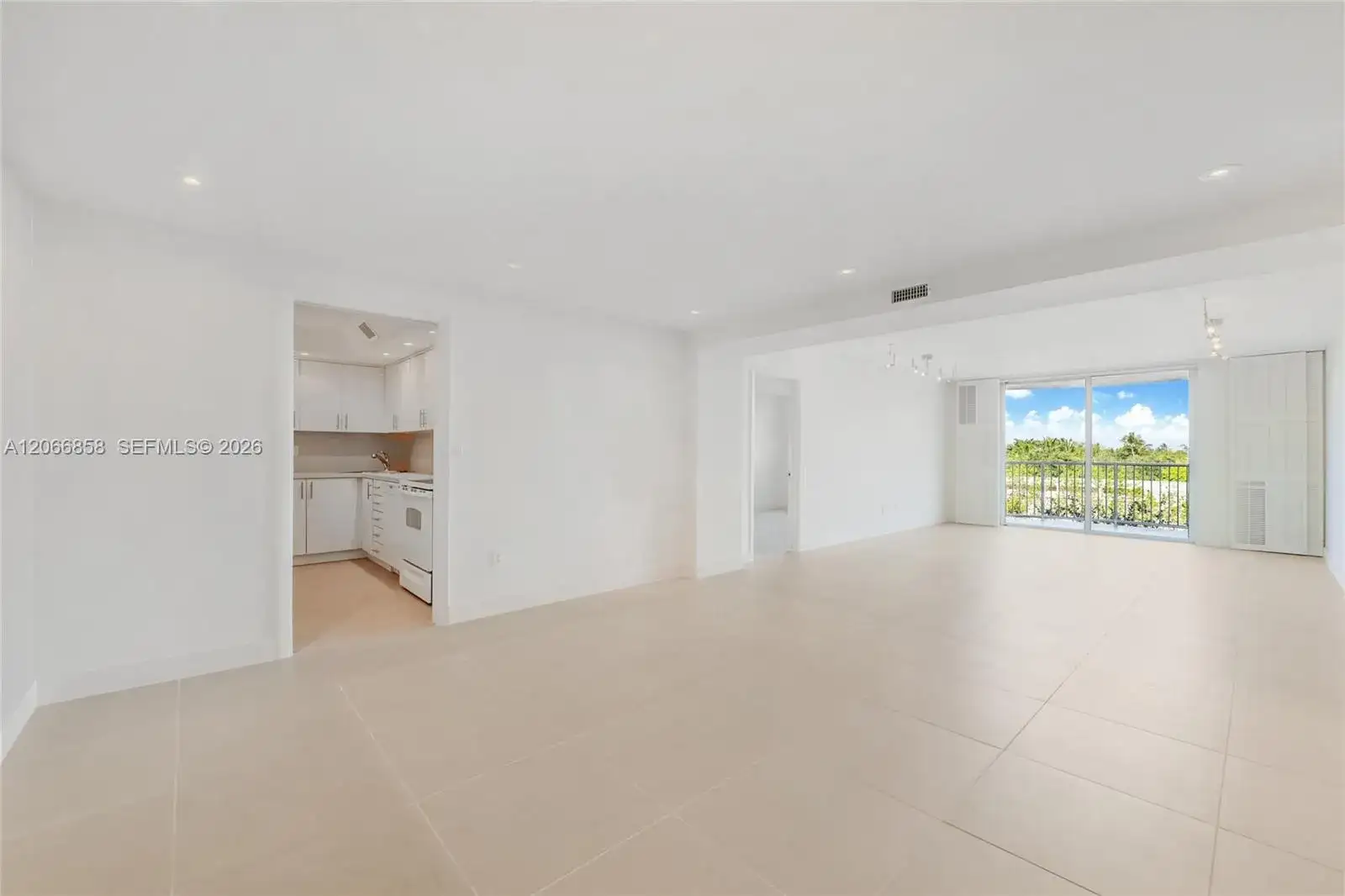 210 Sea View Dr # 409, Key Biscayne FL 33149 photo 3