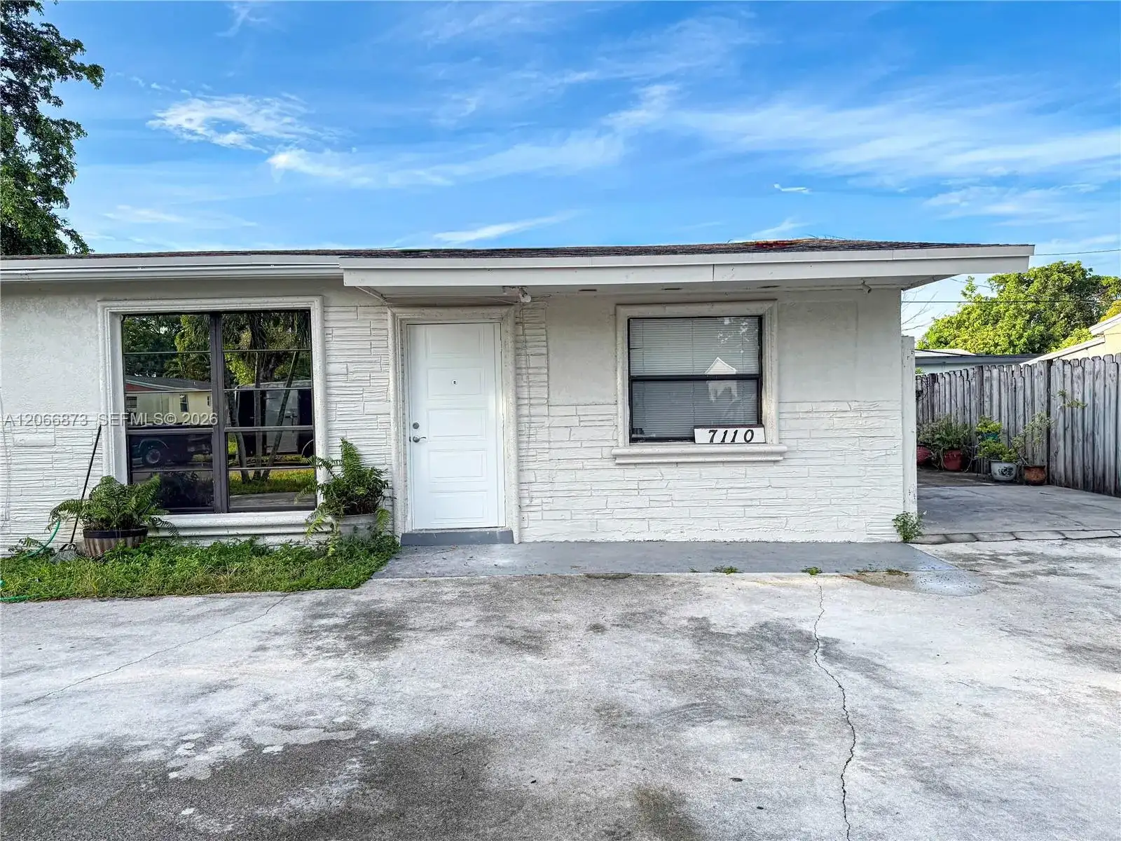 7110 Custer St # 1, Hollywood FL 33024 photo 2