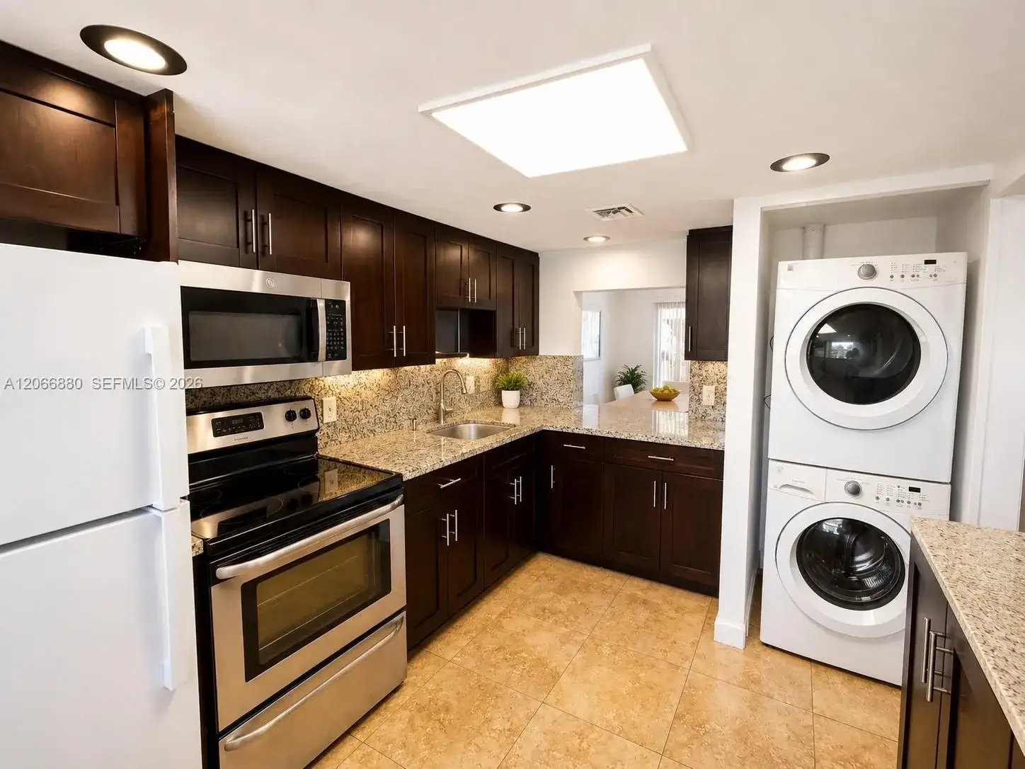 1720 W 75th St, Hialeah FL 33014 photo 4
