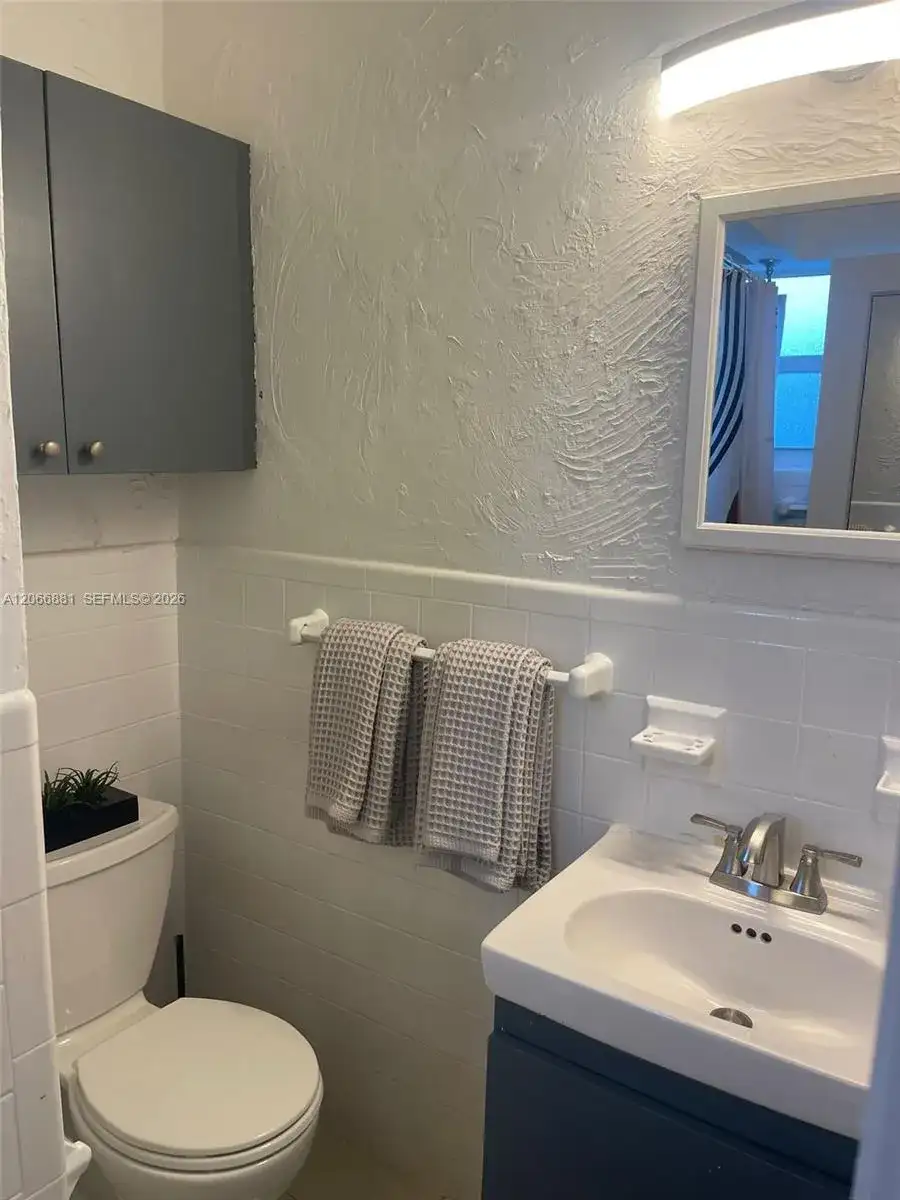 338 Roosevelt St # 1004, Hollywood FL 33019 photo 5