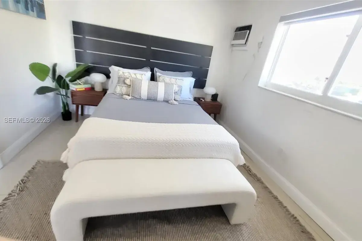 338 Roosevelt St # 1004, Hollywood FL 33019