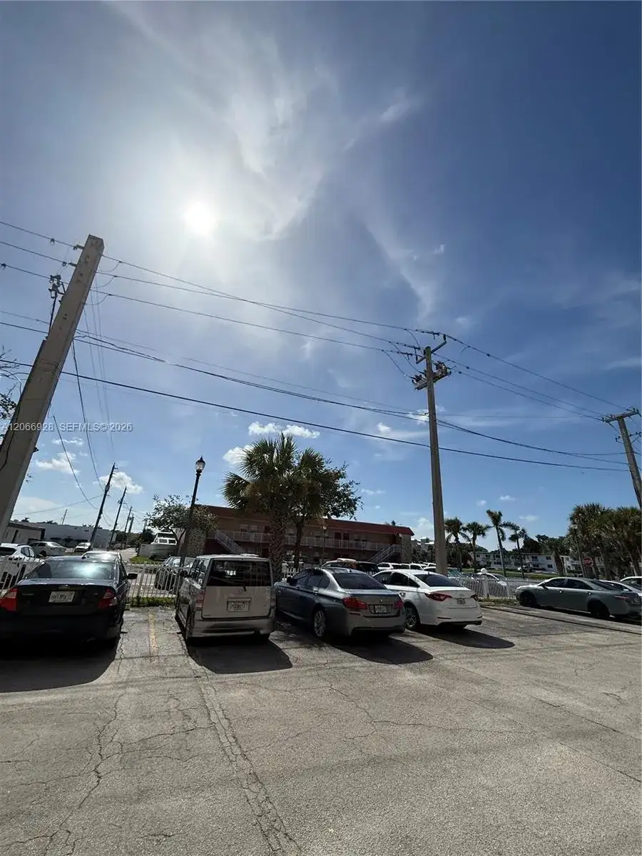 2025 NE 164th St # 707, North Miami Beach FL 33162 photo 2