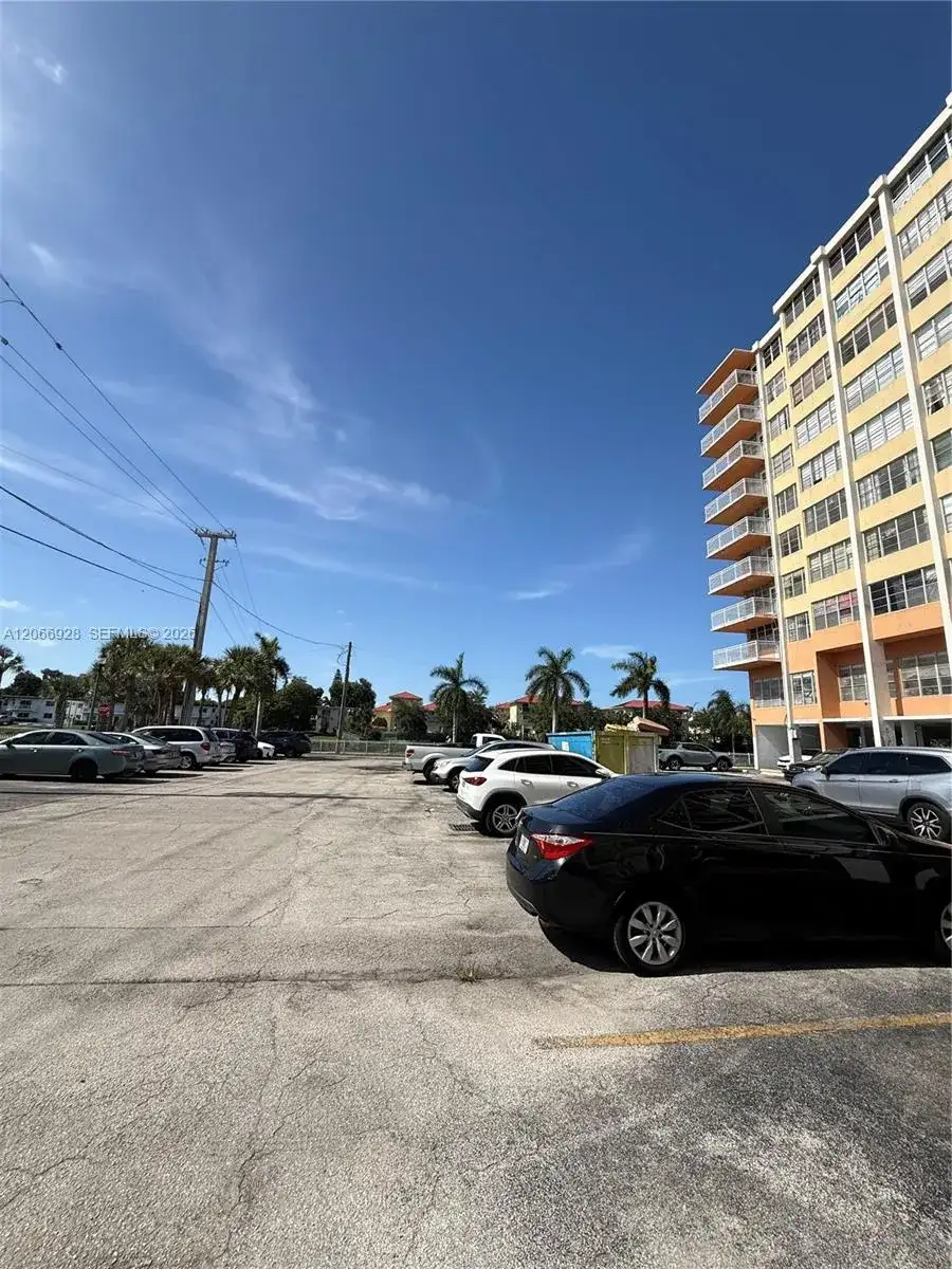 2025 NE 164th St # 707, North Miami Beach FL 33162 photo 3