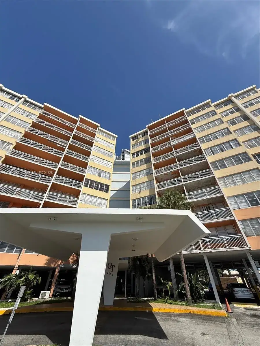 2025 NE 164th St # 707, North Miami Beach FL 33162 photo 4