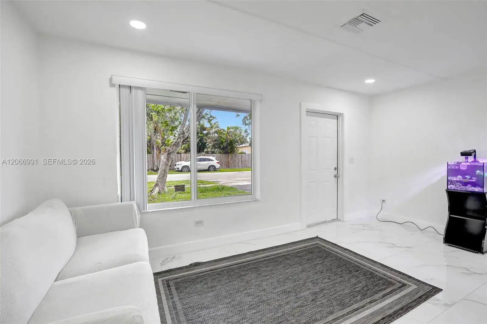 311 SW 68th Ter, Pembroke Pines FL 33023 photo 5