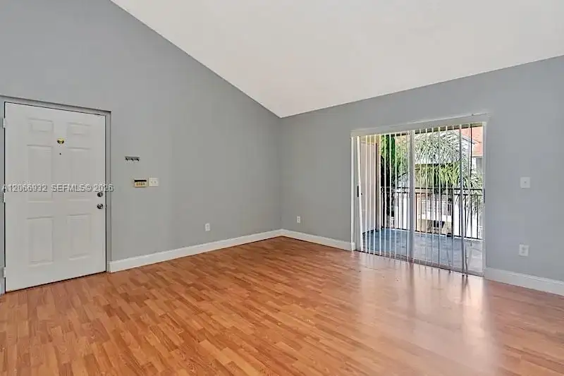 18830 NW 57th Ave # 304, Hialeah FL 33015 photo 4