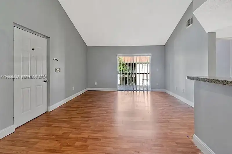 18830 NW 57th Ave # 304, Hialeah FL 33015 photo 5