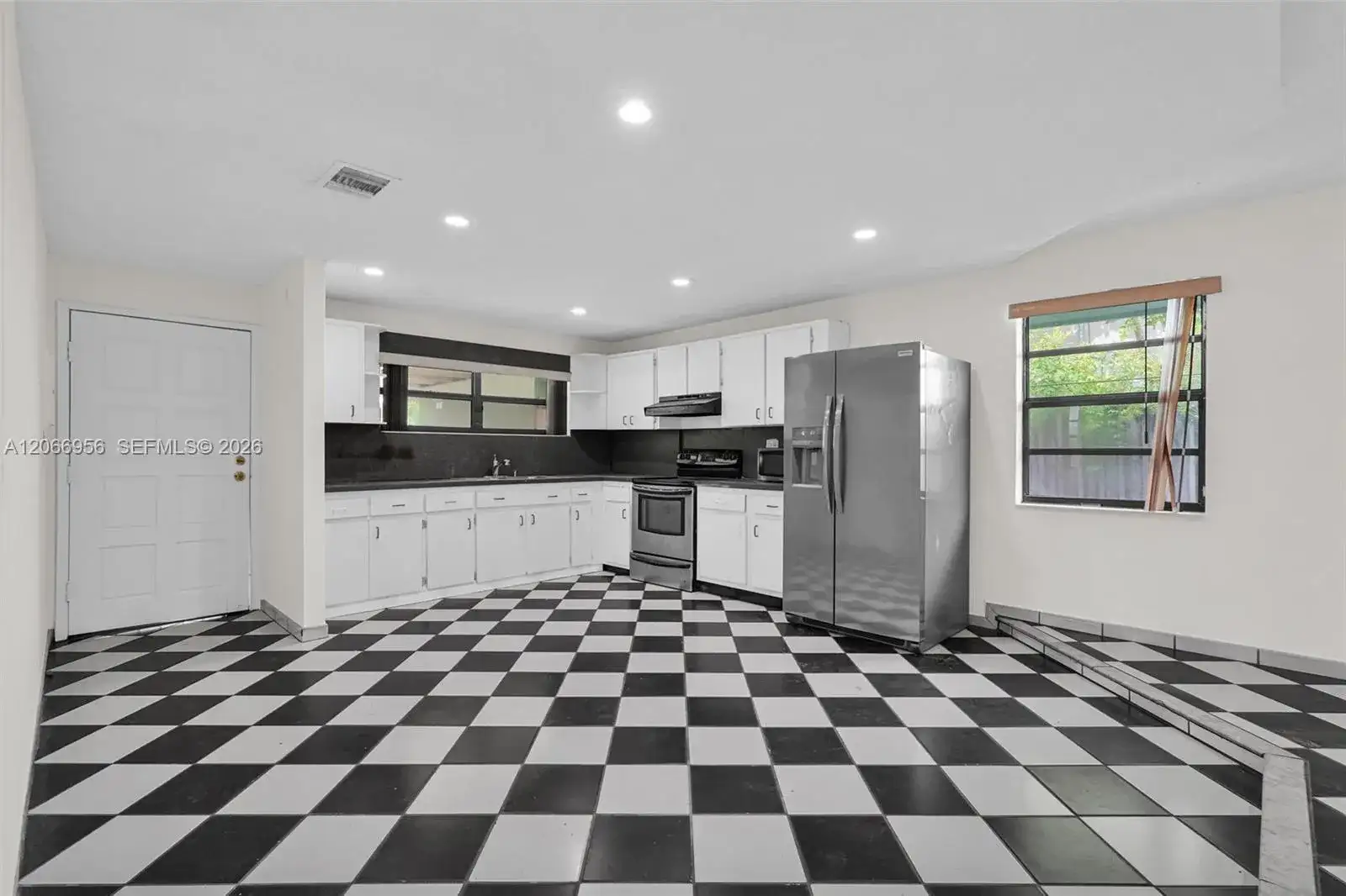 81 NW 41st St # 2, Miami FL 33127 photo 4