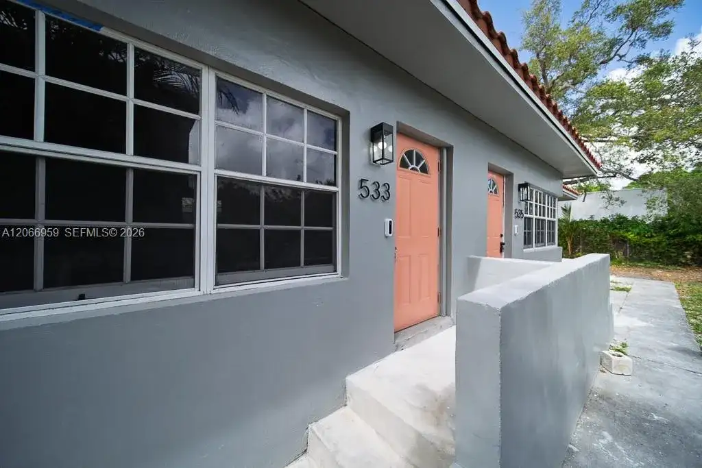 533-535 NE 67th St, Miami FL 33138 photo 2