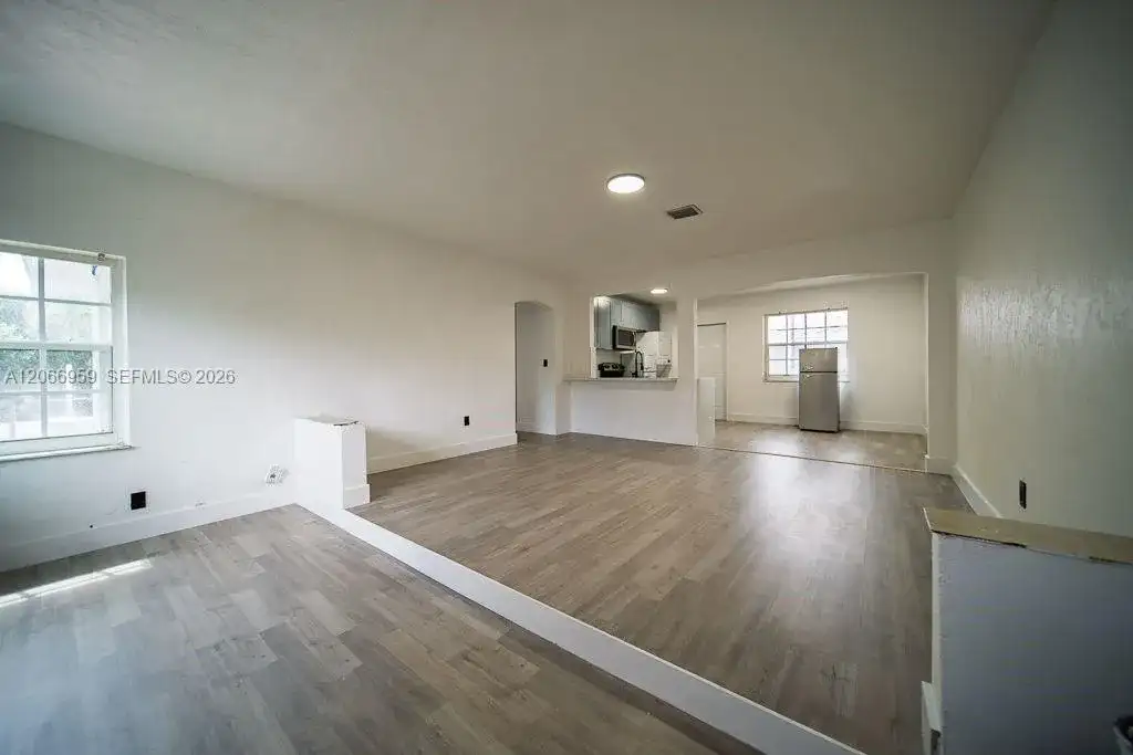533-535 NE 67th St, Miami FL 33138 photo 3