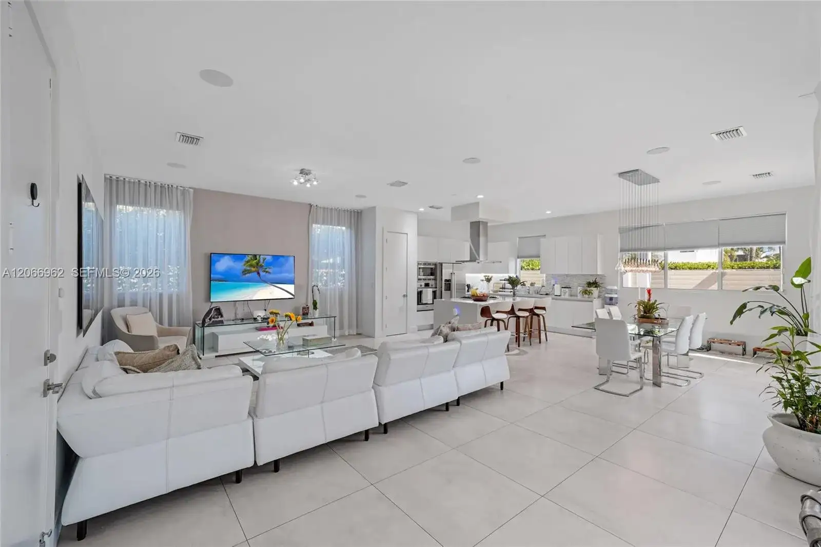 7515 NW 99th Ave, Doral FL 33178 photo 3