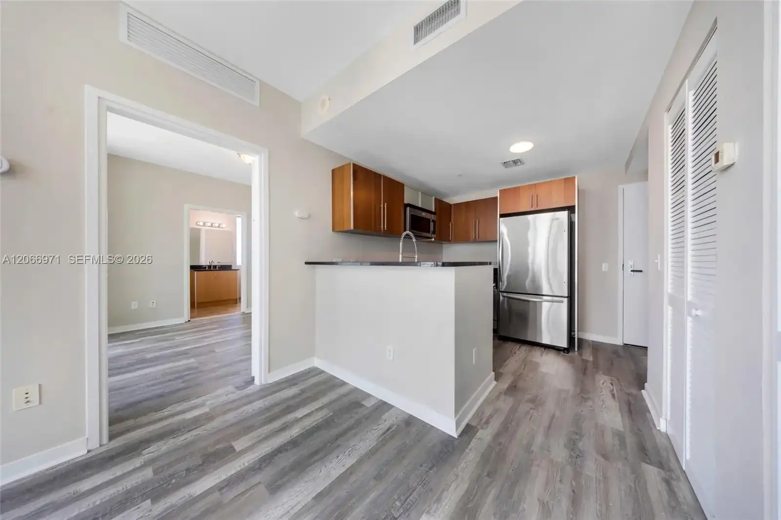 300 S Biscayne Blvd # 2911, Miami FL 33131