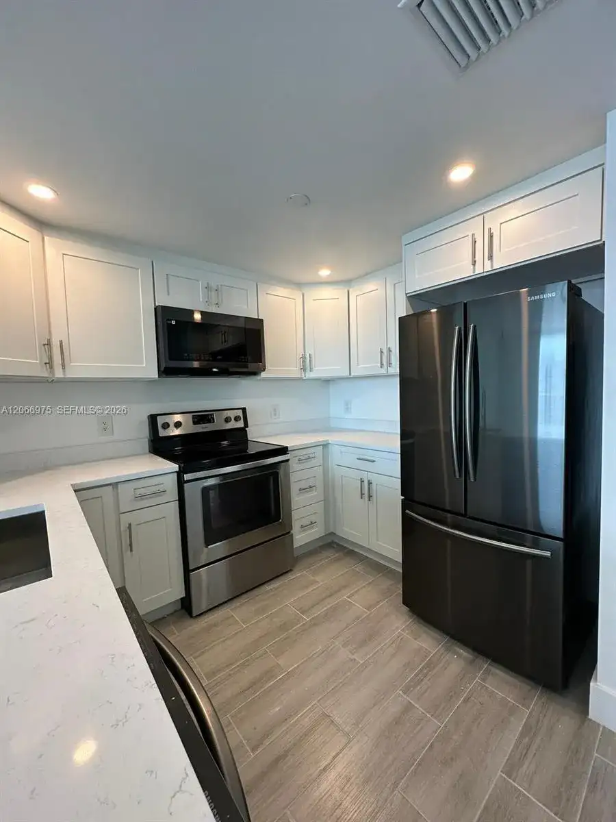 1250 S Miami Ave # 1707, Miami FL 33130 photo 2