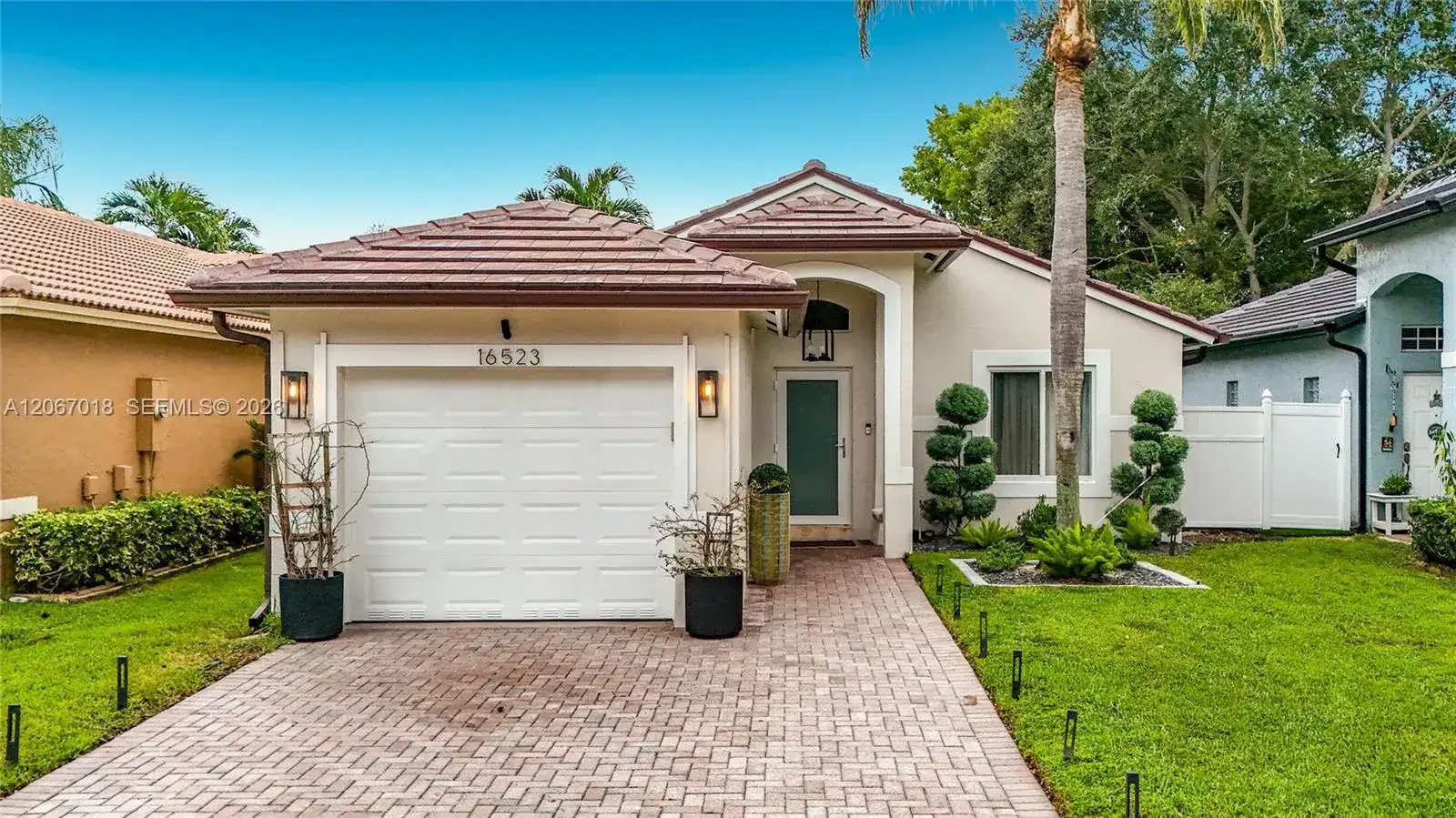 16523 Sapphire St, Weston FL 33331 photo 2