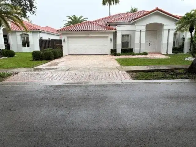 11351 NW 64th Ter, Doral FL 33178
