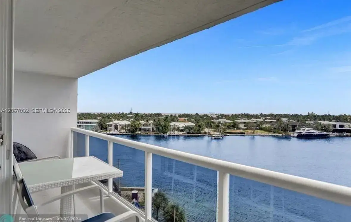 20515 E Country Club Dr # 747, Aventura FL 33180