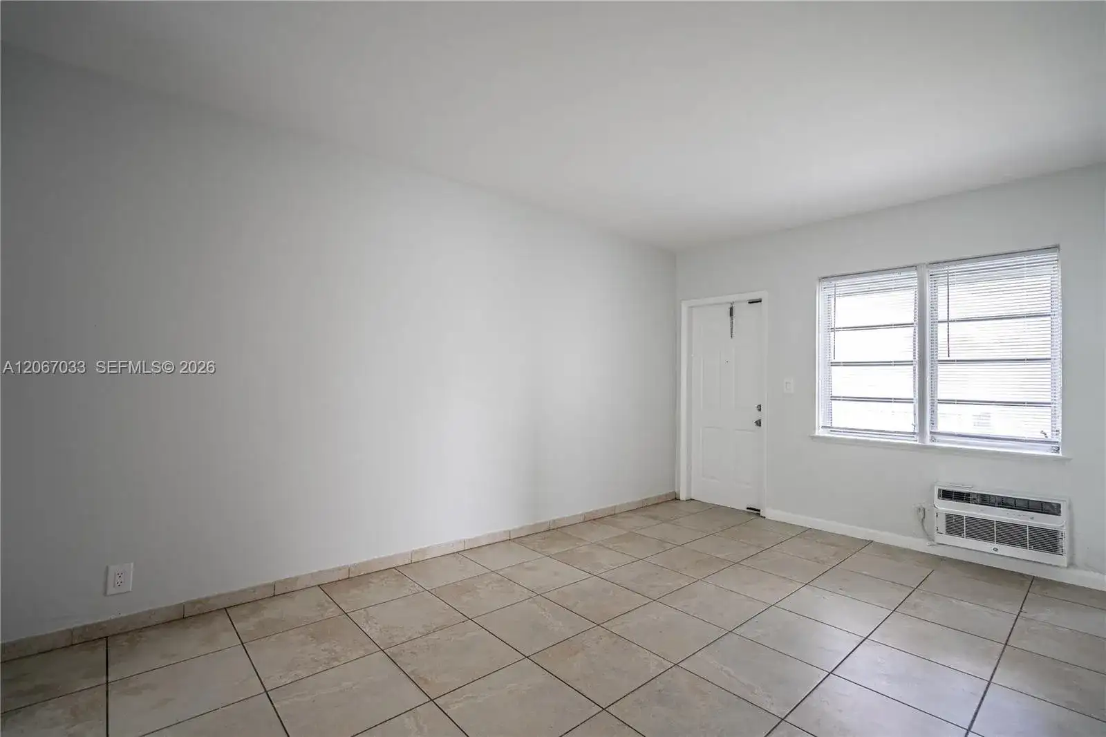 1208 71st St # 8, Miami Beach FL 33141 photo 4