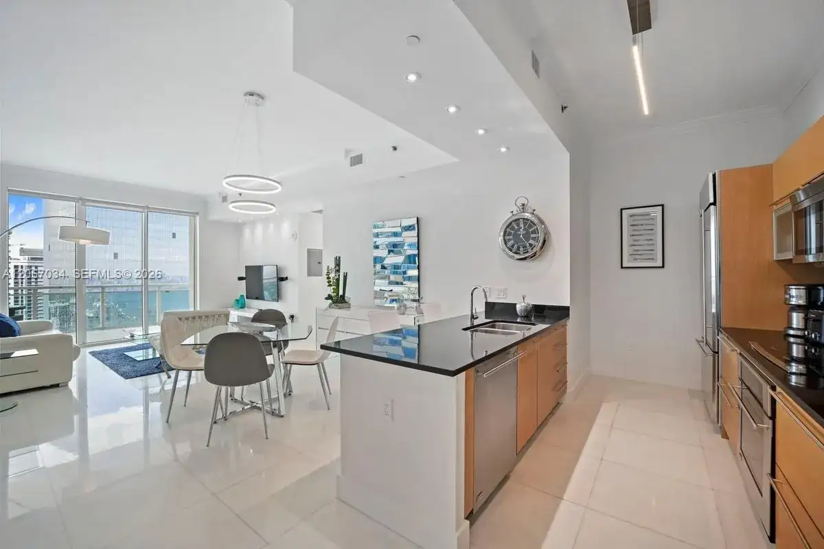 950 Brickell Bay Dr # 4600, Miami FL 33131 photo 5