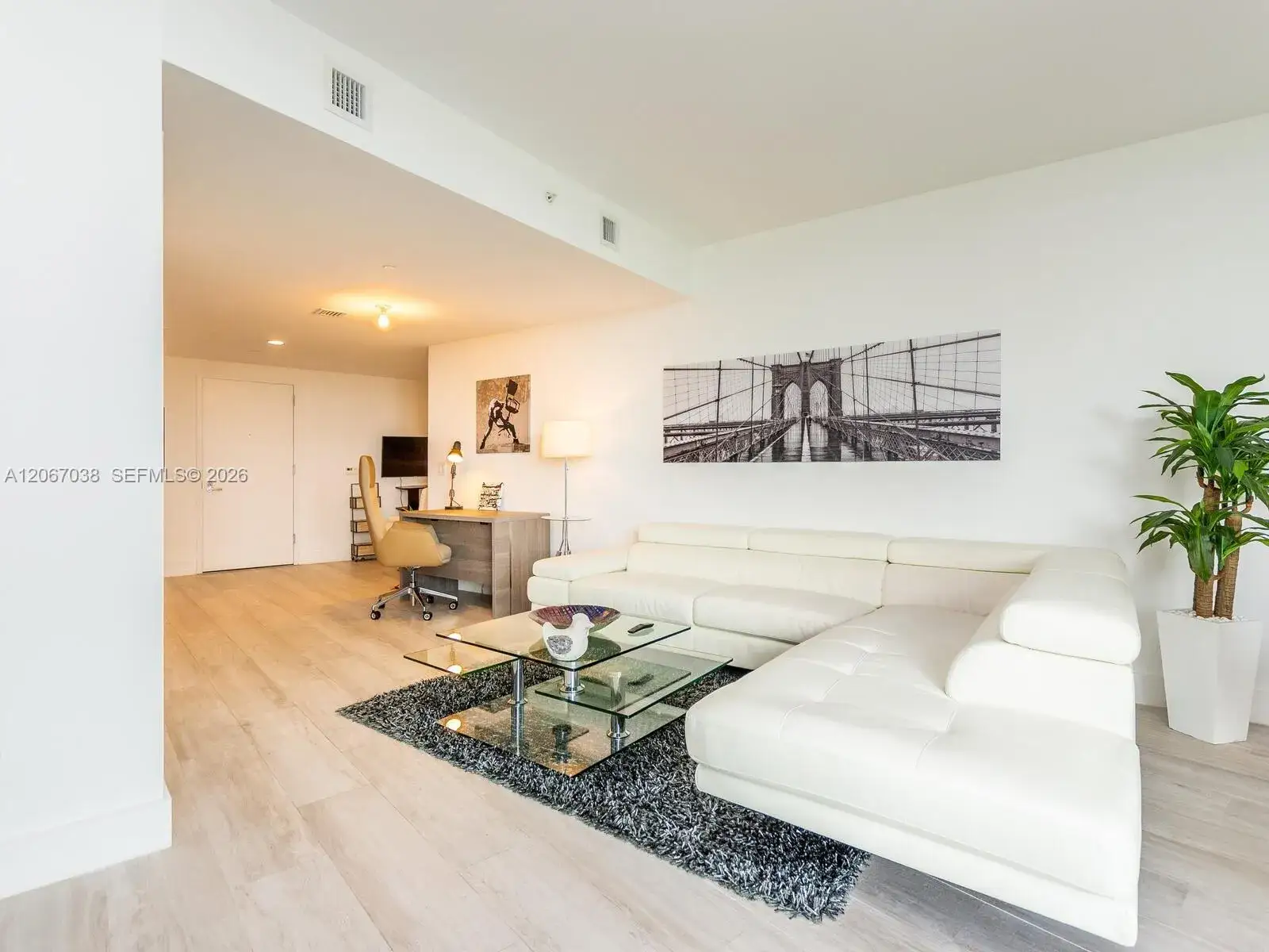 121 NE 34th St # 1014, Miami FL 33137