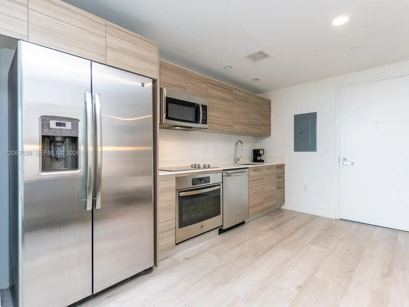 121 NE 34th St # 1014, Miami FL 33137 photo 4