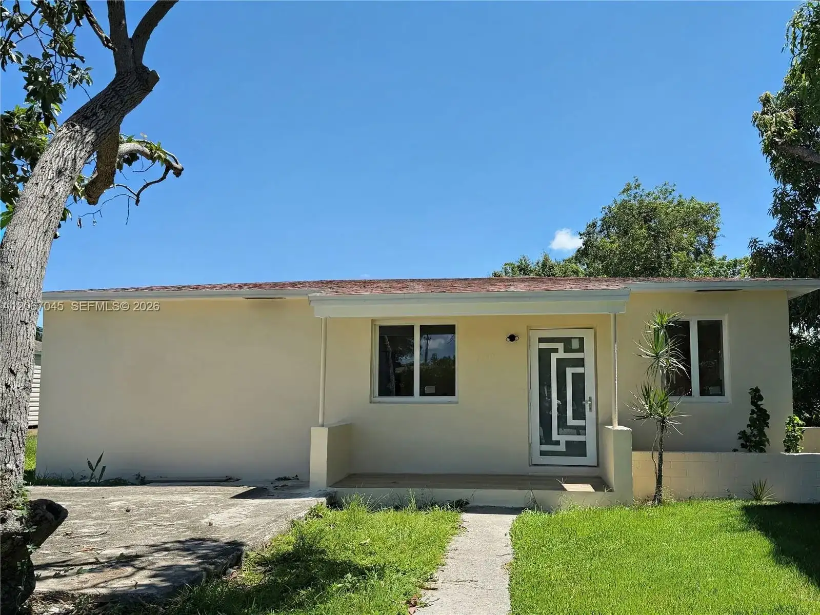 1740 NW 126th St, Miami FL 33167 photo 2
