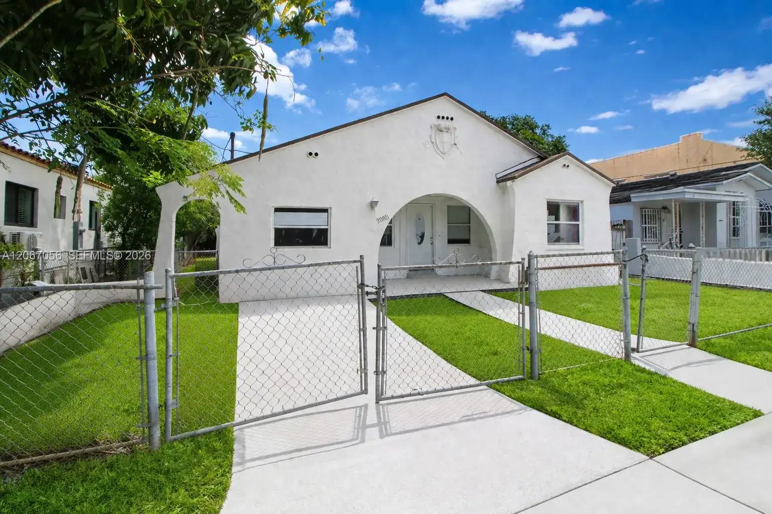 915 SW 9th Ct, Miami FL 33130 photo 3